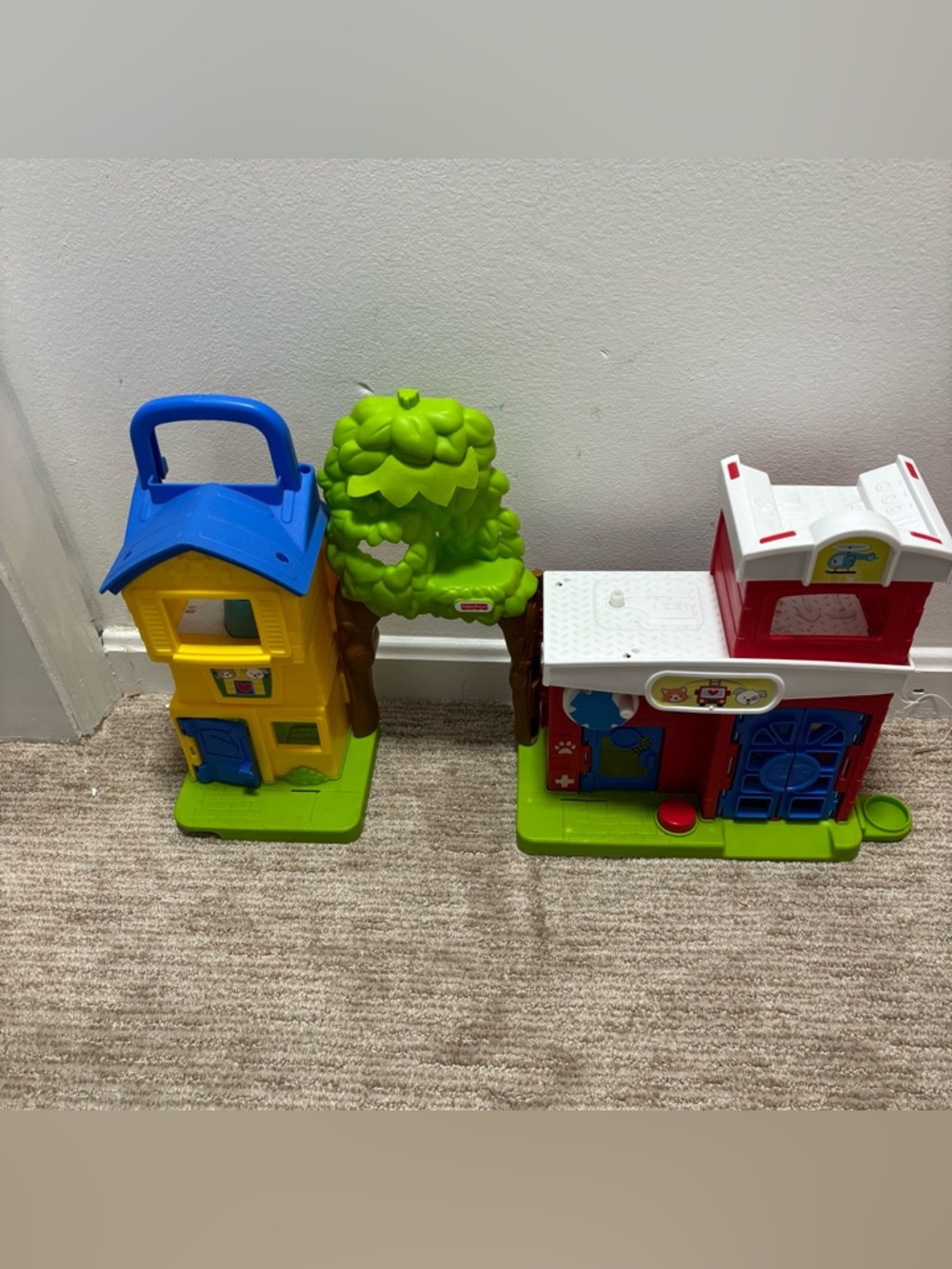 2016 Fisher Price Little People Animal Rescue Folding Playset